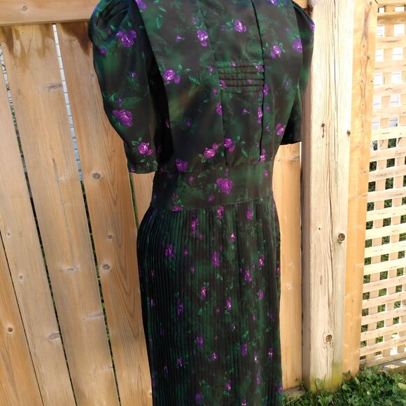 Amish Mennonite Cape Dress OLD COLONY 39" Bust 34" Waist Handmade Green Floral - Picture 4 of 10